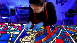 Secrets d'atelier : comment les vitraux retrouvent-ils leurs couleurs ?
