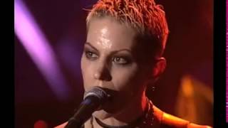 Joan Jett Crimson & Clover (Live)