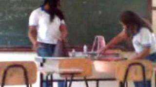 erupção vulcânica na sala de aula