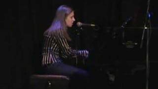 Hannah Scott: Goodnight Elisabeth