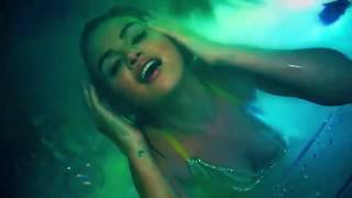 Selena Gomez - Souvenir (Music Video)