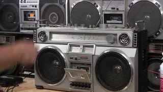 Crown CSC-850F Scratchy sound Boombox before Deoxit 0943 15 August 2015 strap