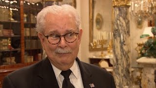 Trump's Ex-Butler: He's a Picky Eater Who Hates Sloppy Dressers