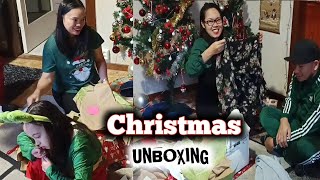 CHRISTMAS UNBOXING OF PRESENT