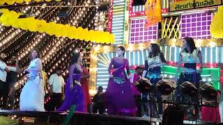 okkamagadu song ki dummulepina papalu