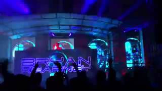 Bryan Kearney playing "Need You Now" @ Untold 2018