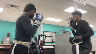 BOXING LESSONS FOR BEGINNERS. 🥊💪🏿 #boxing YT @Lionheart Doyle @boxingonthebeach on Instagram