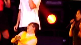 Loser like me (Cory's part) - Glee live