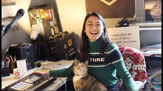 Performing with synthesizers and drum machines live: Sync your gear using midi