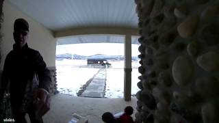 Can you tell which driver is paid by the package and which is paid by the hour?