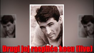 Mate Mišo Kovač – Drugi joj raspliće kosu live [1080p 60fps]