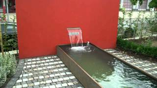 Corten-Wasserbecken mit Wasserfall