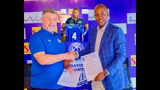 Ninde tubyegekaho hagati yumutoza nabakinnyi ba rayon sport ese Bruno ferry ahagarikwe???? 