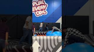 @SkyZoneOfficial  #skyzone  Feliz Domingo familiar❤️❤️