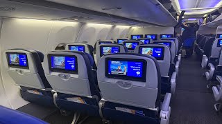 United 737-800 Economy Plus (LaGuardia LGA to Chicago O'Hare ORD)