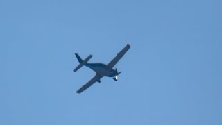 4 bladed Cirrus SR22T (N145BW) landing to Brookhaven Calabro Airport over my house from LEB