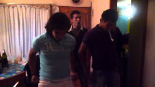 lavarse los dientes con etiquet xD y su tonta maozinha loca ♫