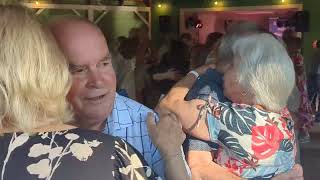 Svenne & Jörgen - Ge mig en hundring till (markuz.se)