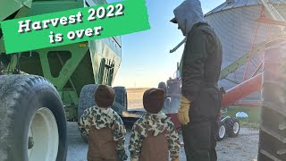 Last Day of Harvest 2022!  Loading the Last Grain Bin.