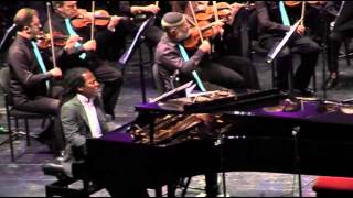Ramon Valle with The Israel Synfonietta Beer-Sheva playing 'Cinco Hermanas'