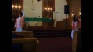 Josie y Yesenia Worship To The Lord...