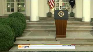 Mouse crashes Obamas 'fat cat' speech