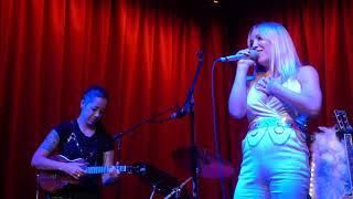 Jasmine Crowe - LOVE IS LOVE (ft. Brittni Paiva) [LIVE at The Hotel Cafe - Aug 27 2021]
