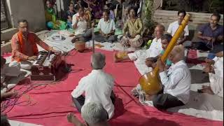 singing my father  song mukhda ni maya lagi