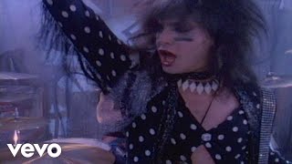 Mötley Crüe - Smokin In The Boys Room