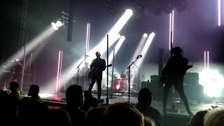 Queens of the Stone Age - No One Knows (with drum solo) - Live