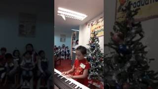 Abby playing Together. 6yo concert.