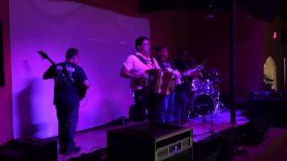 Los Nuevos Campeones "Live"