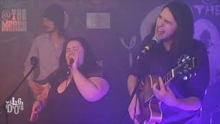 House Handshake - Ease Me Into It (Live at The Roslyn)
