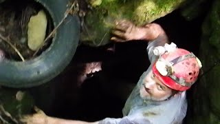Descent of the shaft to Nowhere 2014 - caving (Discover Ontario from below)