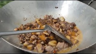 Dân tộc cả bản làng bắt trâu về thịt liên hoan vui tuyệt vời