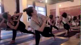 Le Studio de Yoga Wanderlust et les Bears of Legend!