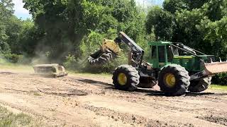 2015 Deere 748H