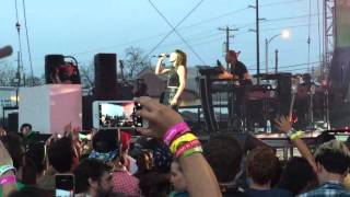 CHVRCHES - Recover (Live) - SXSW 2016