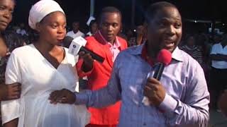 Operation cancelled, she put to bed after being pregnant for 10 monthsa and 1 week just by a touch