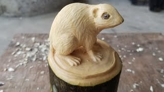 Hand carved | touch the wooden mouse