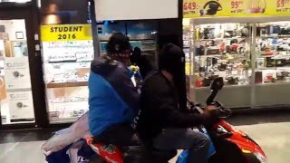 Rån mot Klockmaster i Kista Galleria 160513 (Watch store robbed in Stockholm, Sweden)