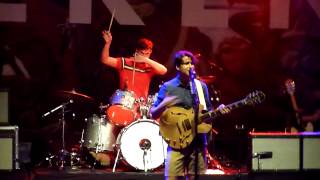 Vampire Weekend - Run (Big Night Out 2013 Singapore)