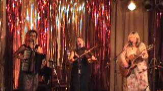 The Poozies-Les Femmes Chausees