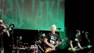 Less Than Jake - Scott Farcas Takes It On the Chin - São Paulo - 19/04/2009