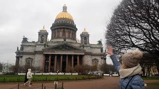 la Catedral de San Isaac en el centro de San Petersburgo