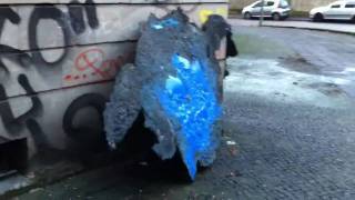 Formschöne Spuren der Zerstörung