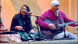 Ahmad Jawed with Indien friends. Song Ek Pyar ka Naghma Hai live