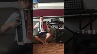 Quetschn-Kevin  mit #AufderStreif mit Midi