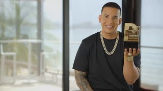 Daddy Yankee recibió el premio "Agente de cambio" de los Premios Juventud