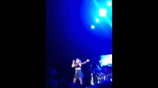 Ellie Goulding -Your Song (live in Hong Kong)